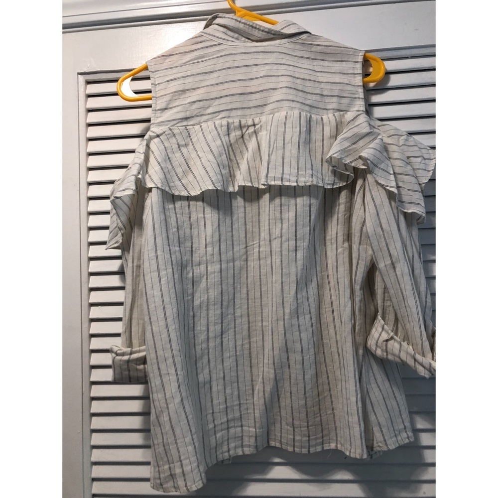 Express cold shoulder button down - Picture 5 of 5